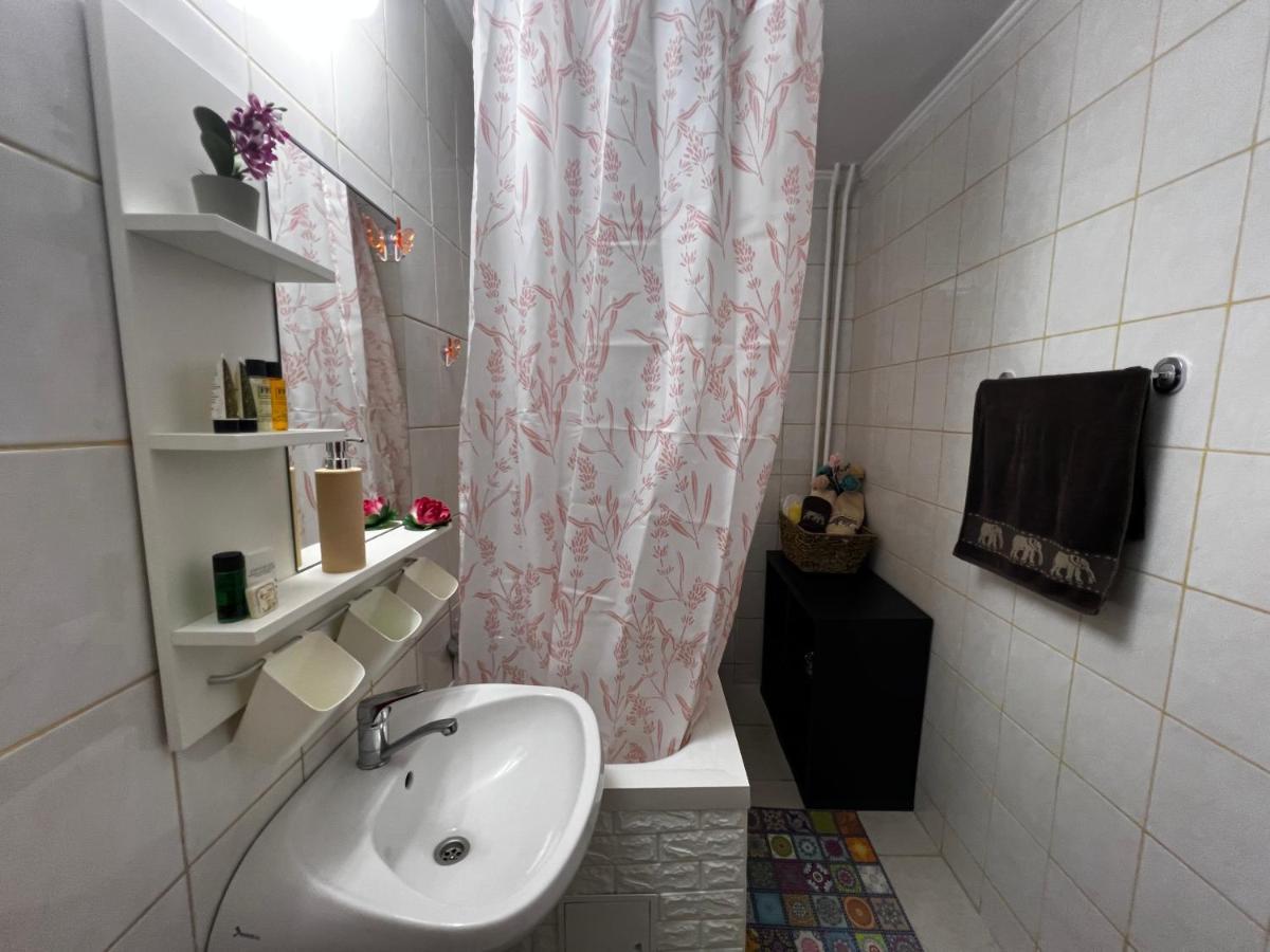 Crisshome1 Bucureşti Ngoại thất bức ảnh